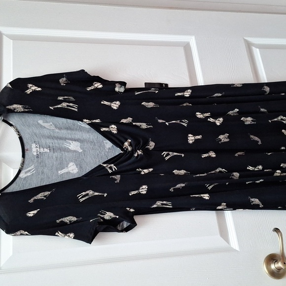Y women's Torrid stretch animals short sleeve plus size new dress size 2X - Picture 1 of 6